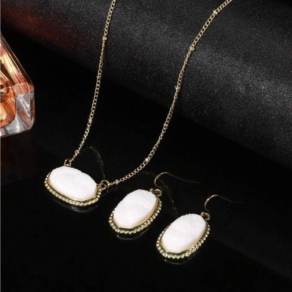 Elegant Gold and White Jewelry Set